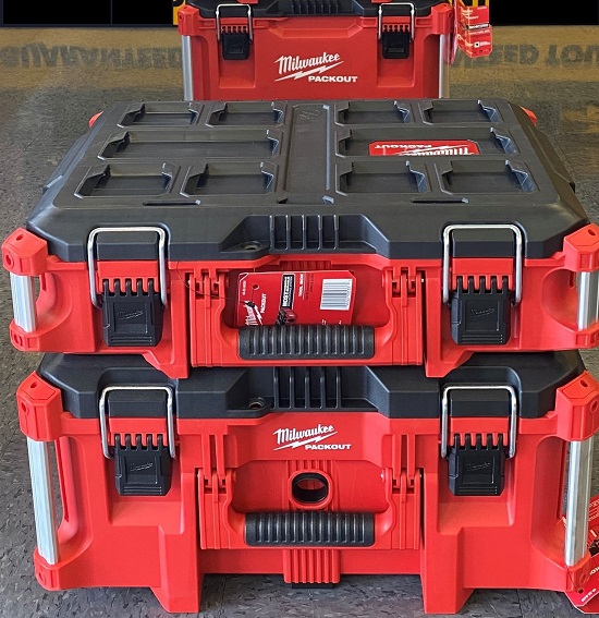 Milwaukee PACKOUT™ large toolbox 